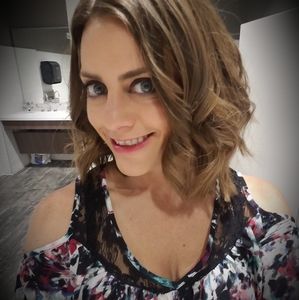 Meet your Posher, Holly